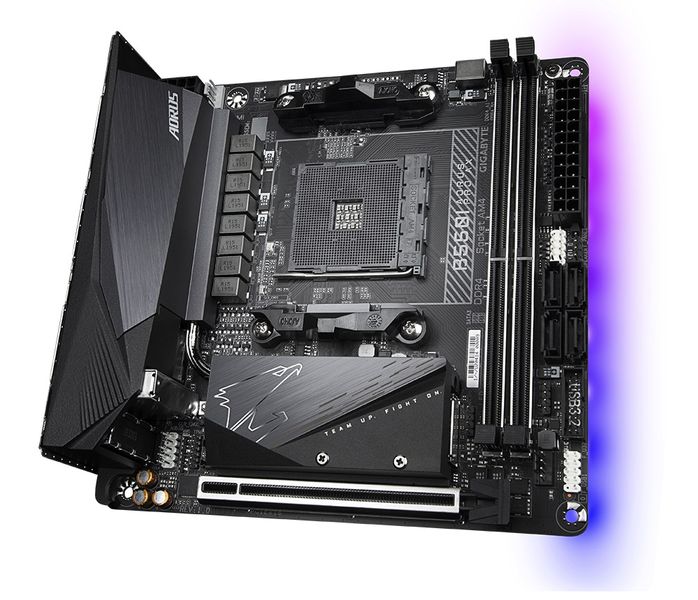 Материнська плата Gigabyte B550I Aorus Pro AX Socket AM4 B550I AORUS PRO AX фото