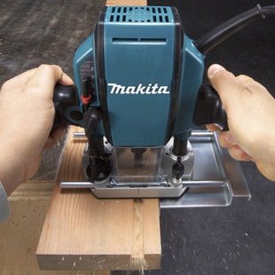 Makita Фрезер RP0900 900Вт цанга 8мм 27000об·хв 2.7кг