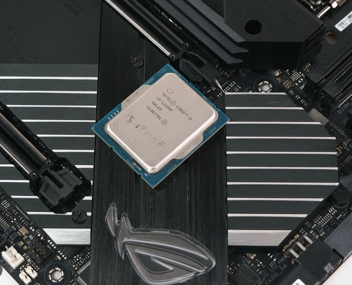 Процесор Intel Core i3 12100F 3.3GHz (12MB, Alder Lake, 60W, S1700) Box (BX8071512100F)
